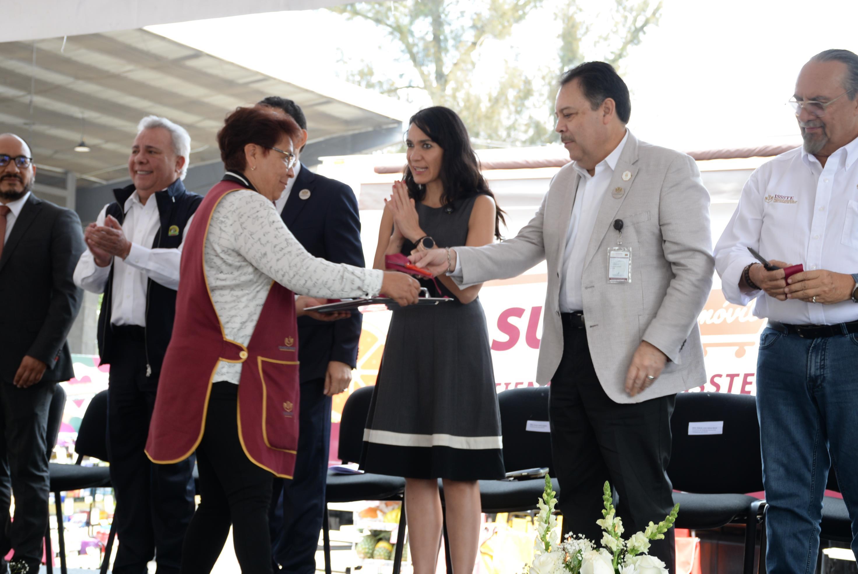 Inauguración de la Nueva Unidad de superISSSTE, en los almacenes, San Fernando No. 547